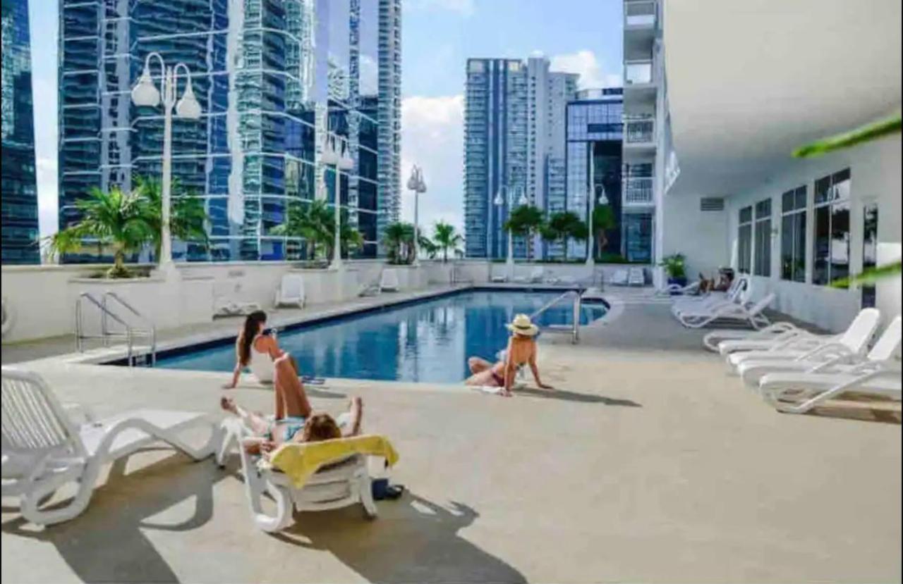 Stunning 2Br Condo Brickell-Waterviews-Freeparking マイアミ エクステリア 写真